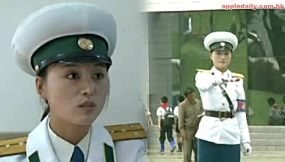 朝鲜美女交警入伍大哭不止 见金正恩座驾激动到流泪(图)