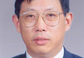 杨雄当选上海市长 “70后当选副市长