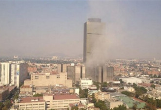 现场：墨西哥石油大楼爆炸 25死百伤