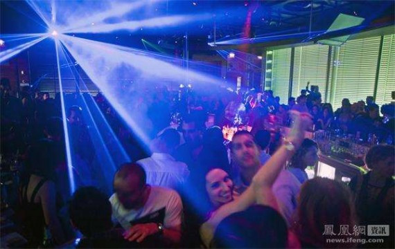 夜幕下的狂欢 探秘:俄罗斯富人们的奢华夜生活(组图)