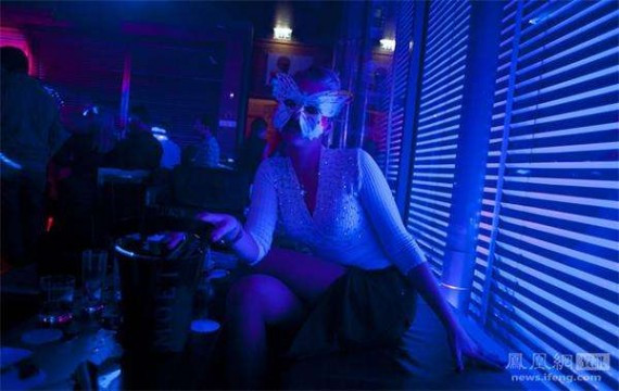 夜幕下的狂欢 探秘:俄罗斯富人们的奢华夜生活(组图)
