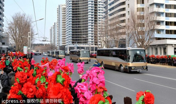 朝鲜核试验功臣访问平壤 民众夹道相迎(高清组图)