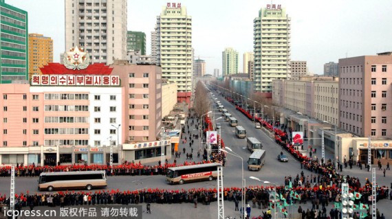 朝鲜核试验功臣访问平壤 民众夹道相迎(高清组图)