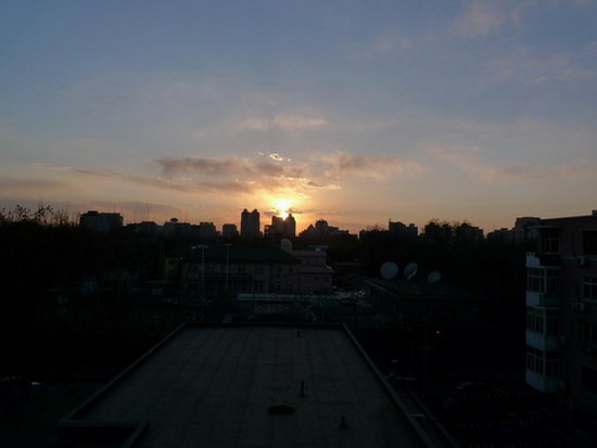 同一场景连拍408天 真实记录最美和最脏的北京(多图)
