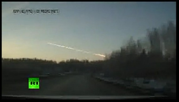 陨石雨突袭俄罗斯 多地强光爆炸致400多人受伤(图文/视频)
