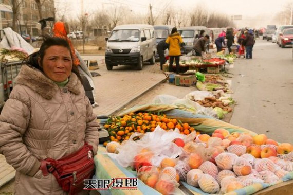 实拍：十级大风席卷北京城 美女们都成这样了(高清组图)