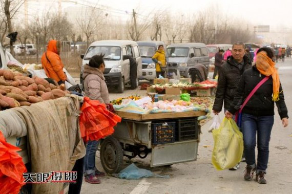 实拍：十级大风席卷北京城 美女们都成这样了(高清组图)
