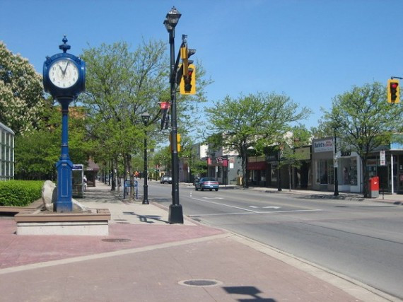 Brant_Street_in_Downtown_Burlington_Ontario