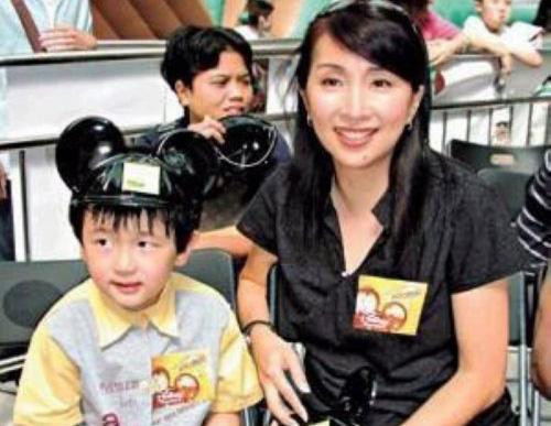 明星“私生子”落魄成长:王祖贤聋哑女儿再曝光(组图)