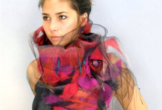 图：加国美女手绘丝巾 画出大牌品味