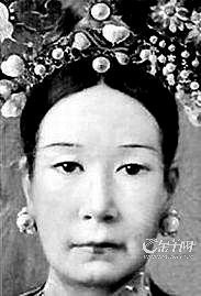 荷兰画家画69岁慈禧留谜题：哪幅肖像是真容(组图)