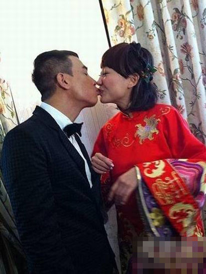 盘点娱乐圈小S许雅钧当众激情秀舌吻的十大明星(组图)