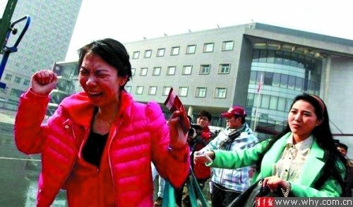 北京电影学院落榜“咆哮姐”走红网络(组图)