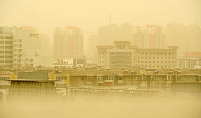 中国12个省市沙尘滚滚 海陆空交通大乱套！(图)