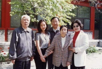 健在的中共元老及遗孀:万里不问政事