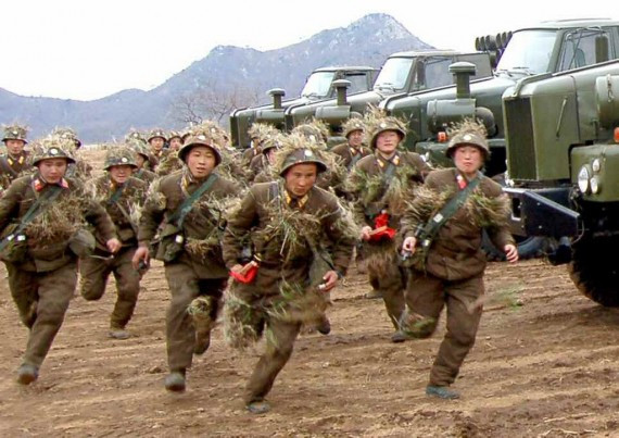 朝鲜公布士兵紧张训练照片 应对韩美年度军演(高清组图)