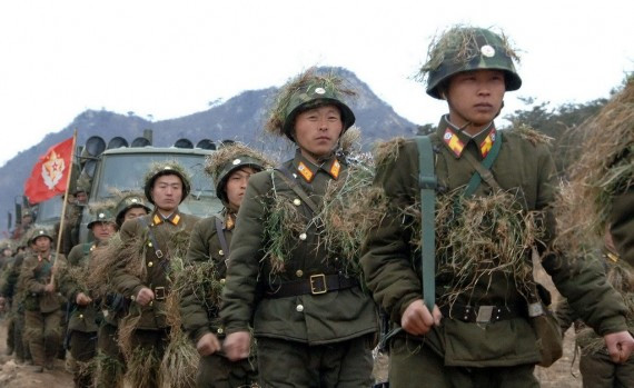 朝鲜公布士兵紧张训练照片 应对韩美年度军演(高清组图)
