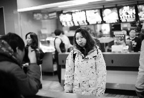 北京麦当劳老店关张 顾客排长队拍照