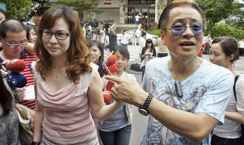 曝高凌风被高利贷骗3000万 抵押豪宅骗前妻(组图)