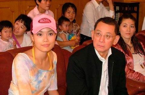 香港娱乐圈风流大亨之杨受成:风流史厚过电话簿(组图)