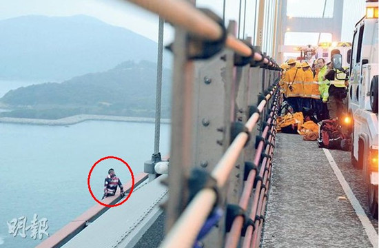 香港男子跳62米高跨海大桥奇迹生还 16年来首例(组图)
