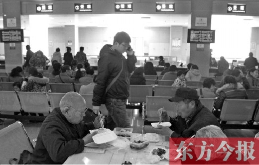 郑州二手房过户量创单日之最工作人员加班休克