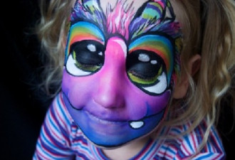 新西兰母亲用女儿脸蛋作画 栩栩如生
