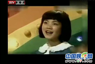 王菲是童星 14岁央视唱红歌视频曝光