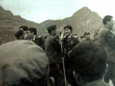 彭丽媛忆:父母哭求我把弟弟调离老山 我拒绝(图)