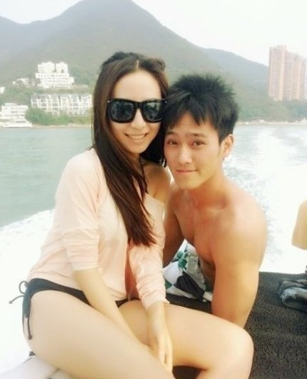 赵雅芝小儿子与女友亲密照曝光 两人非常恩爱(组图)