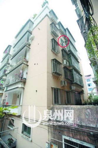 17岁少女目睹母亲跳楼自杀 其父随后上吊身亡(图)