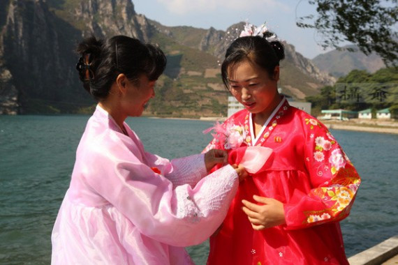 在朝鲜旅游 意外零距离拍摄到朝鲜普通民众的婚礼(高清组图)