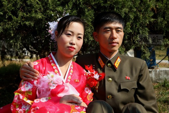在朝鲜旅游 意外零距离拍摄到朝鲜普通民众的婚礼(高清组图)