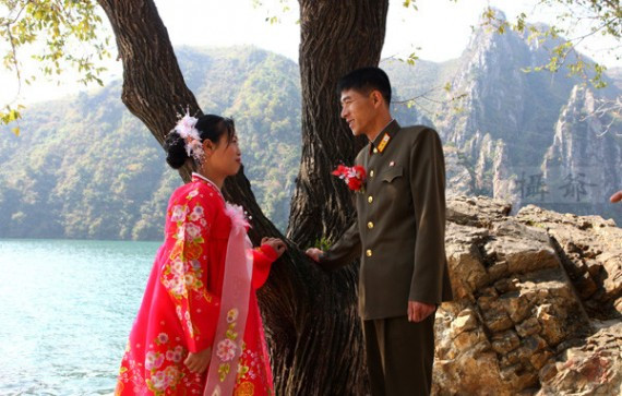 在朝鲜旅游 意外零距离拍摄到朝鲜普通民众的婚礼(高清组图)