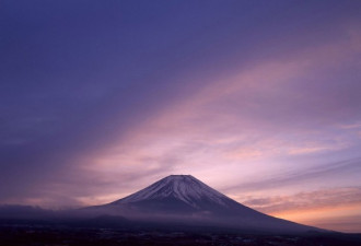 富士山不断发生异变 300米裂缝引恐慌