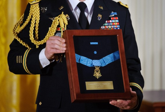 奥巴马在敏感时刻向朝鲜战争老兵追授荣誉勋章(高清组图)
