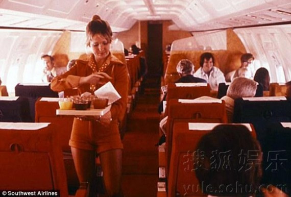 60年代空姐写真曝光 不卖弄性感走优雅路线(组图)