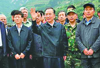 汶川救灾曾得罪军方 习李救灾胜胡温