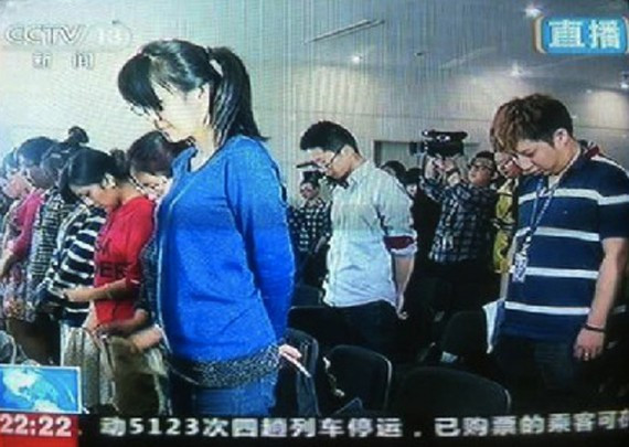 四川雅安震后首夜:两三百人合伙捐肉捐米煮大锅饭(多图)