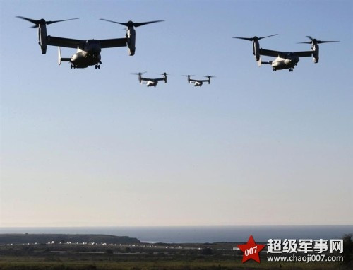 日自卫队搭乘美鱼鹰飞机进行夺岛战术学习