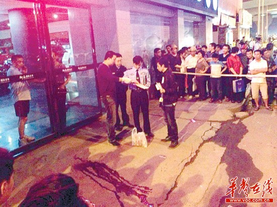 湖南闹市发生枪击案 一名男子当场被爆头死亡 疑为仇杀(图)