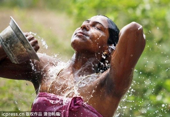 第三性的隐秘世界：直击印度阉人节现场(高清组图)
