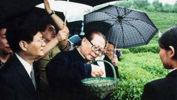 江泽民视察旧照：1994年在习近平陪同下视察福州(组图)