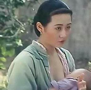 女明星喂奶照曝光 范冰冰许晴尺度大(组图)