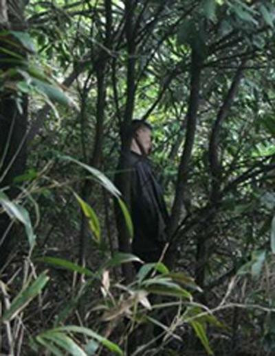 慎入:长沙男子街头捅死妻子 被发现上吊缢死山中(组图)