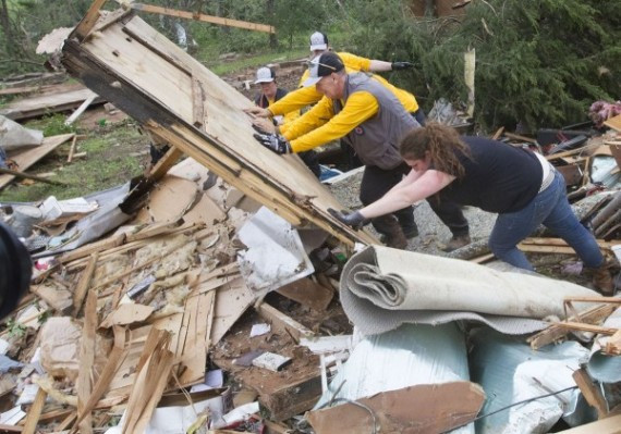 美国遭遇龙卷风已致51人遇难 部分房屋被夷为平地(多图)
