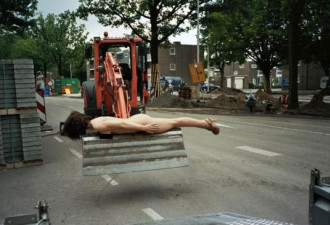 马来西亚女摄影师荷兰拍摄全裸仆街照