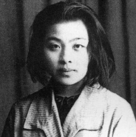 令江青嫉妒世界震惊的毛泽东唯一亲吻女性照热传(组图)