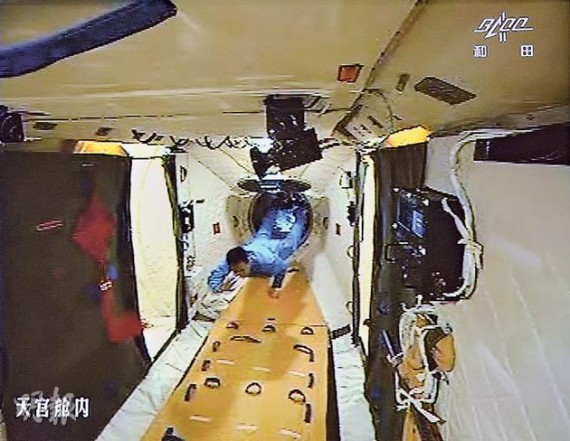 &ldquo;神十&rdquo;对接成功 聂海胜首名入舱 天宫一号寿命还剩半年