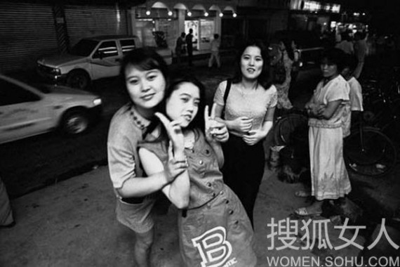摄影师记录卖淫女的灰白人生 :穿裤子的力都没有了(组图)